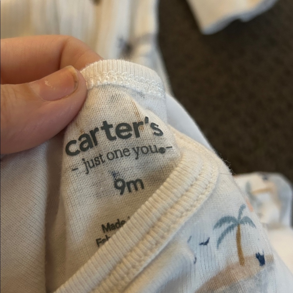 Carters 9M - Picture 4 of 4